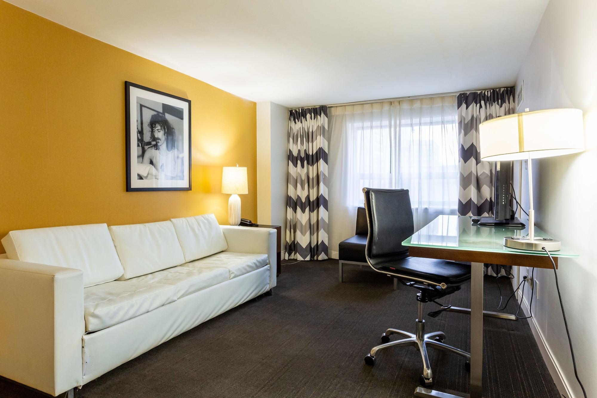 Comfort Inn & Suites Baltimore Inner Harbor Bagian luar foto