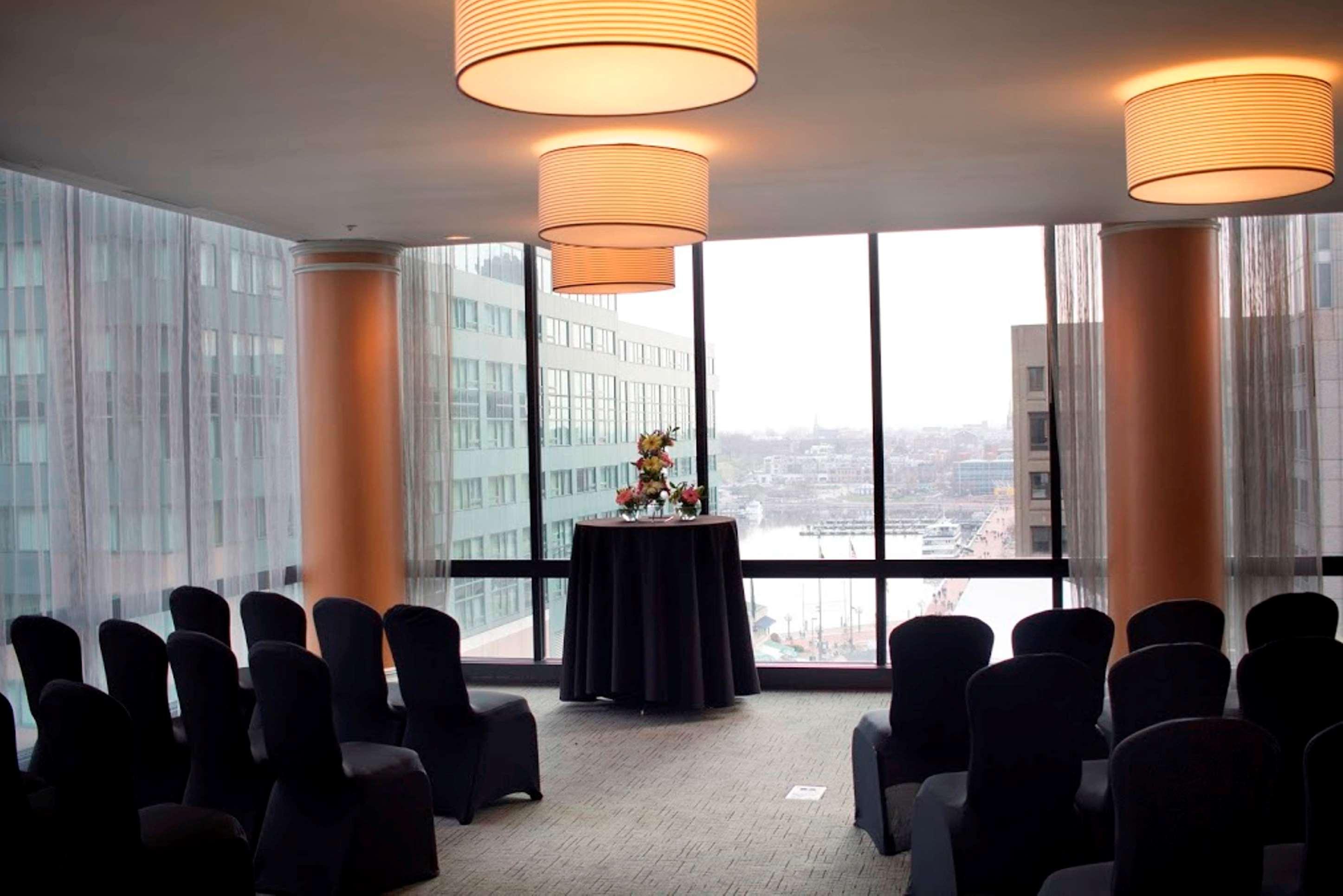 Comfort Inn & Suites Baltimore Inner Harbor Bagian luar foto