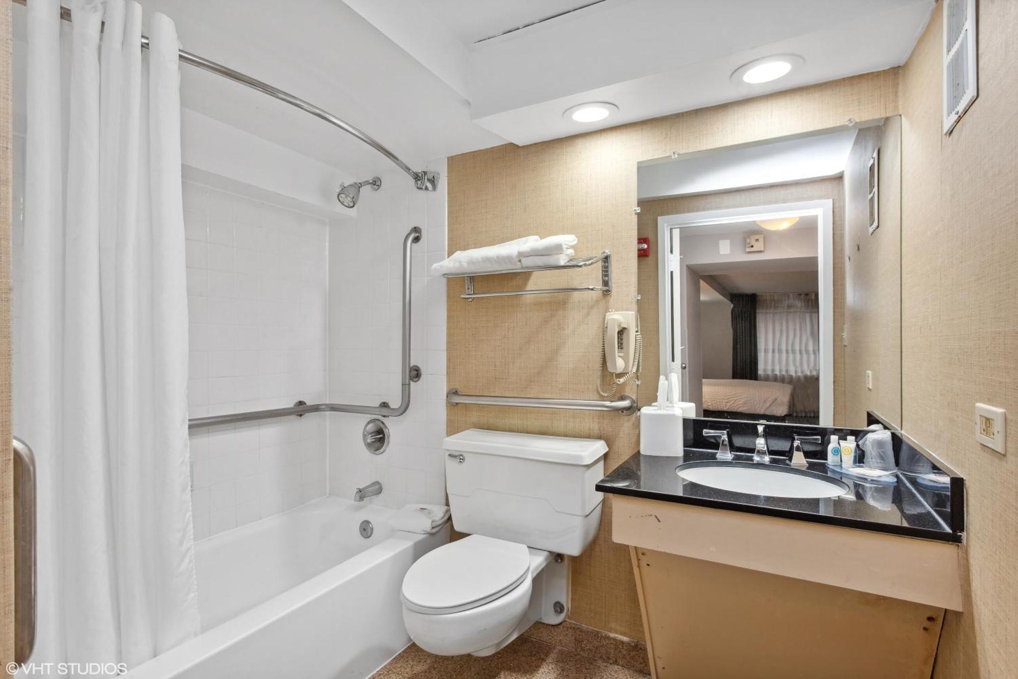 Comfort Inn & Suites Baltimore Inner Harbor Bagian luar foto