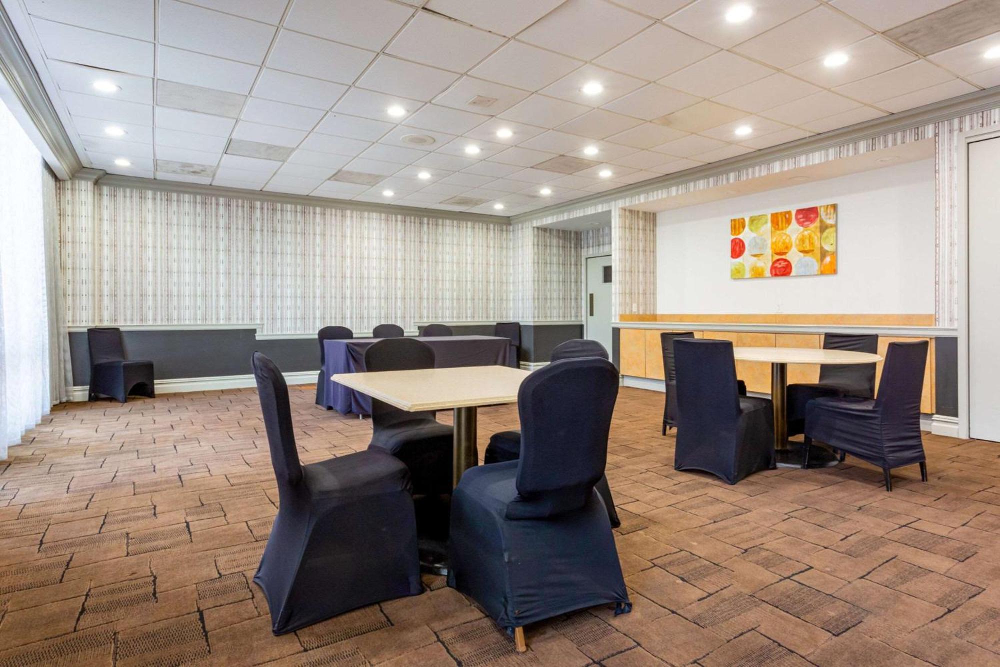 Comfort Inn & Suites Baltimore Inner Harbor Bagian luar foto