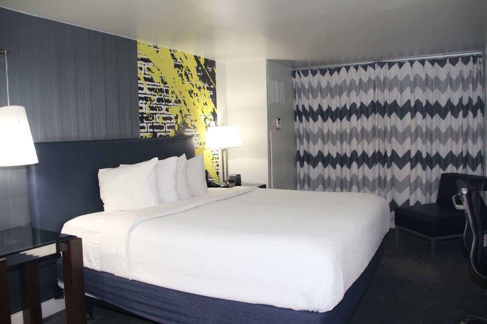 Comfort Inn & Suites Baltimore Inner Harbor Bagian luar foto