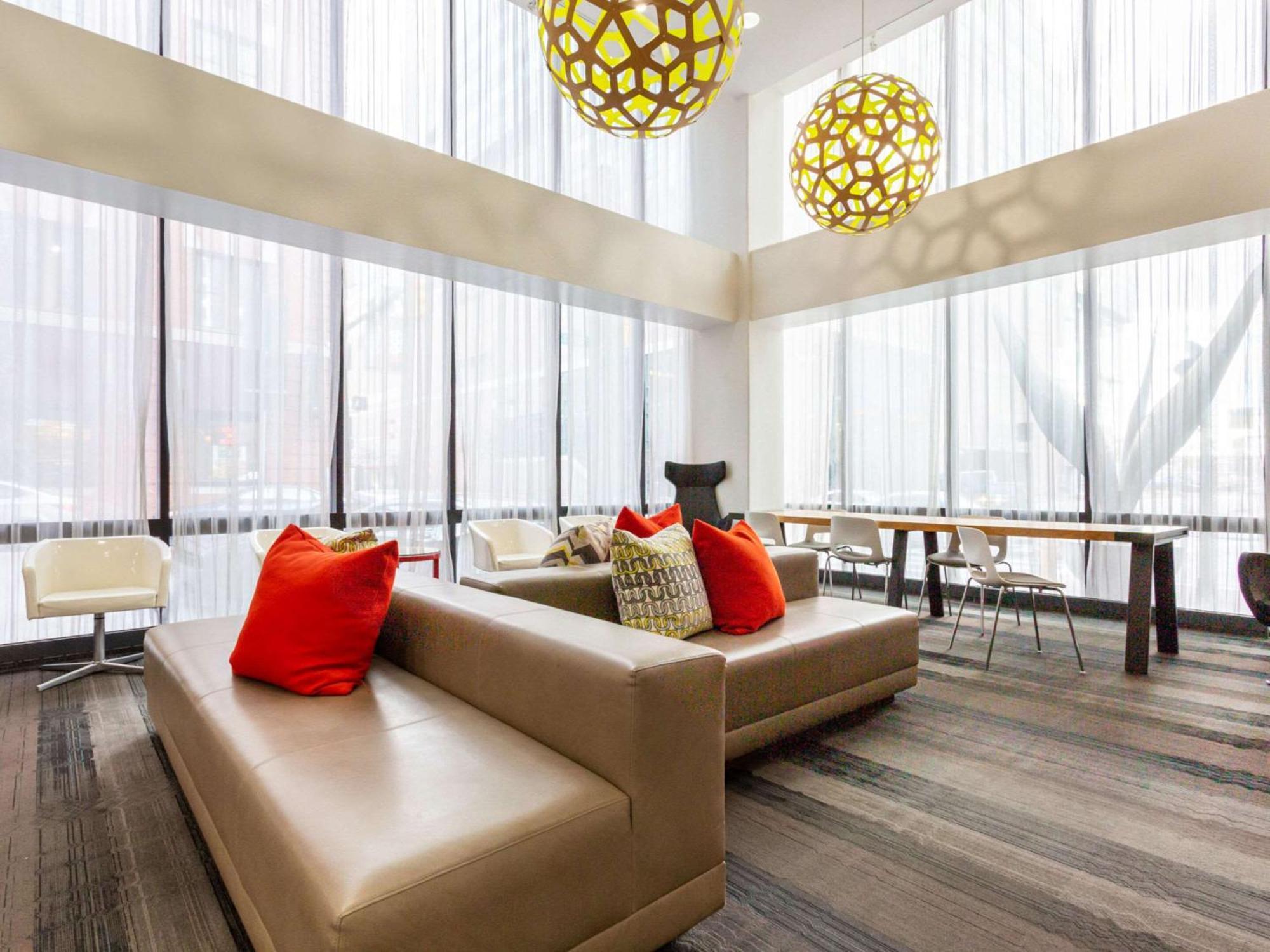 Comfort Inn & Suites Baltimore Inner Harbor Bagian luar foto