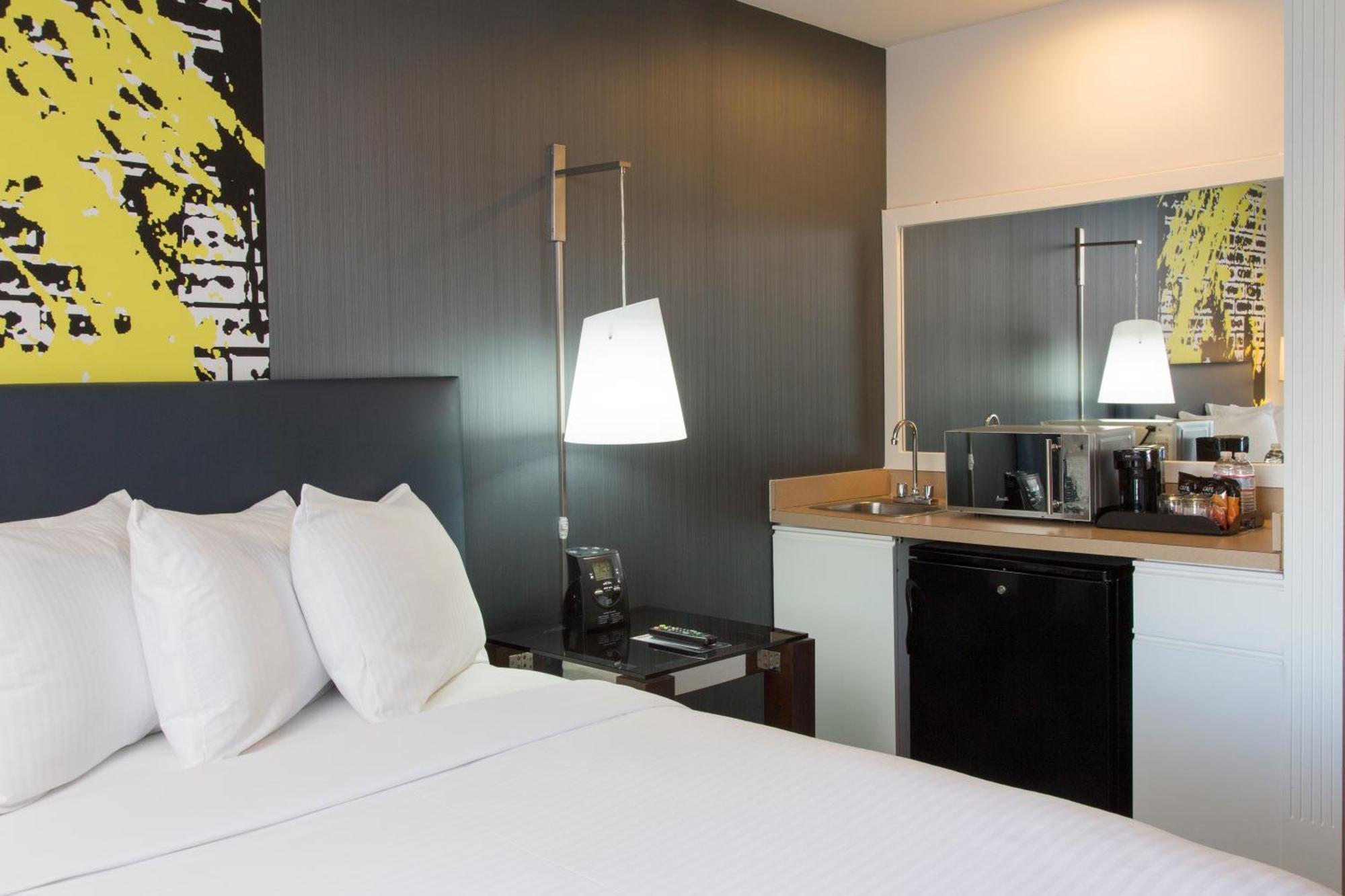 Comfort Inn & Suites Baltimore Inner Harbor Bagian luar foto